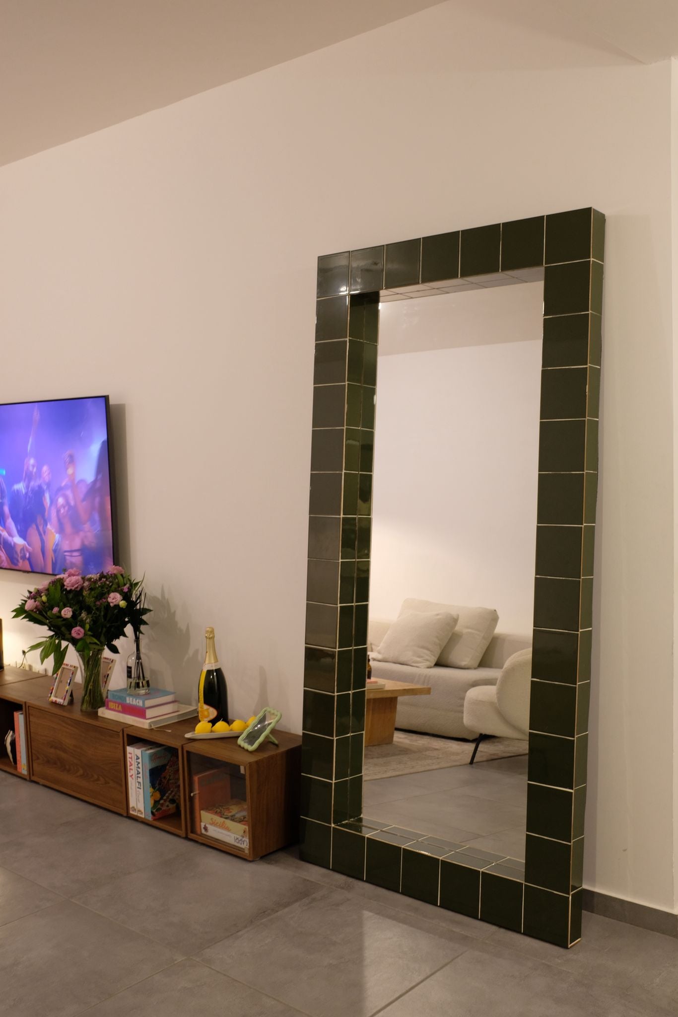 Form Mirror